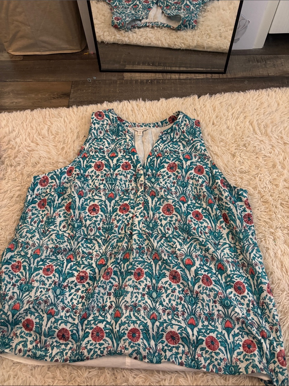 crown & ivy Teal and Coral Floral Keyhole Tank Top